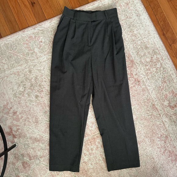 H&M Pants - H&M Black High-Waist Pleated Trousers